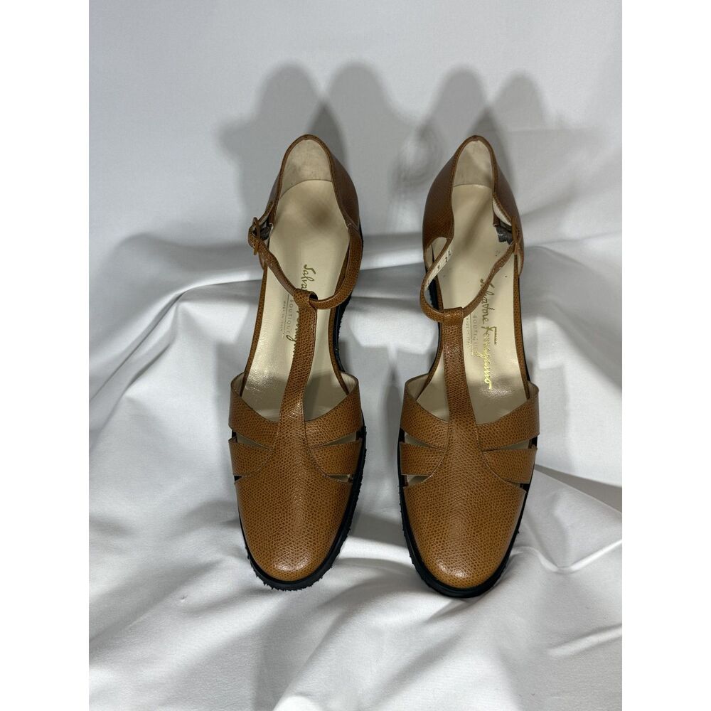Salvatore Ferragamo Brown T-Strap Leather Flats sz9A